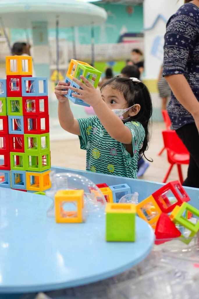 כיצד לבחור את המסגרת החינוכית המושלמת עבור הילד שלכם: המדריך המלא לגיל הרך